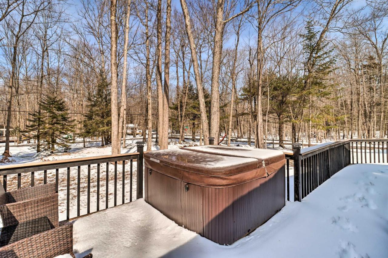 Modern Pocono Mountain Home With Hot Tub And Fireplace Pocono Lake Exterior photo