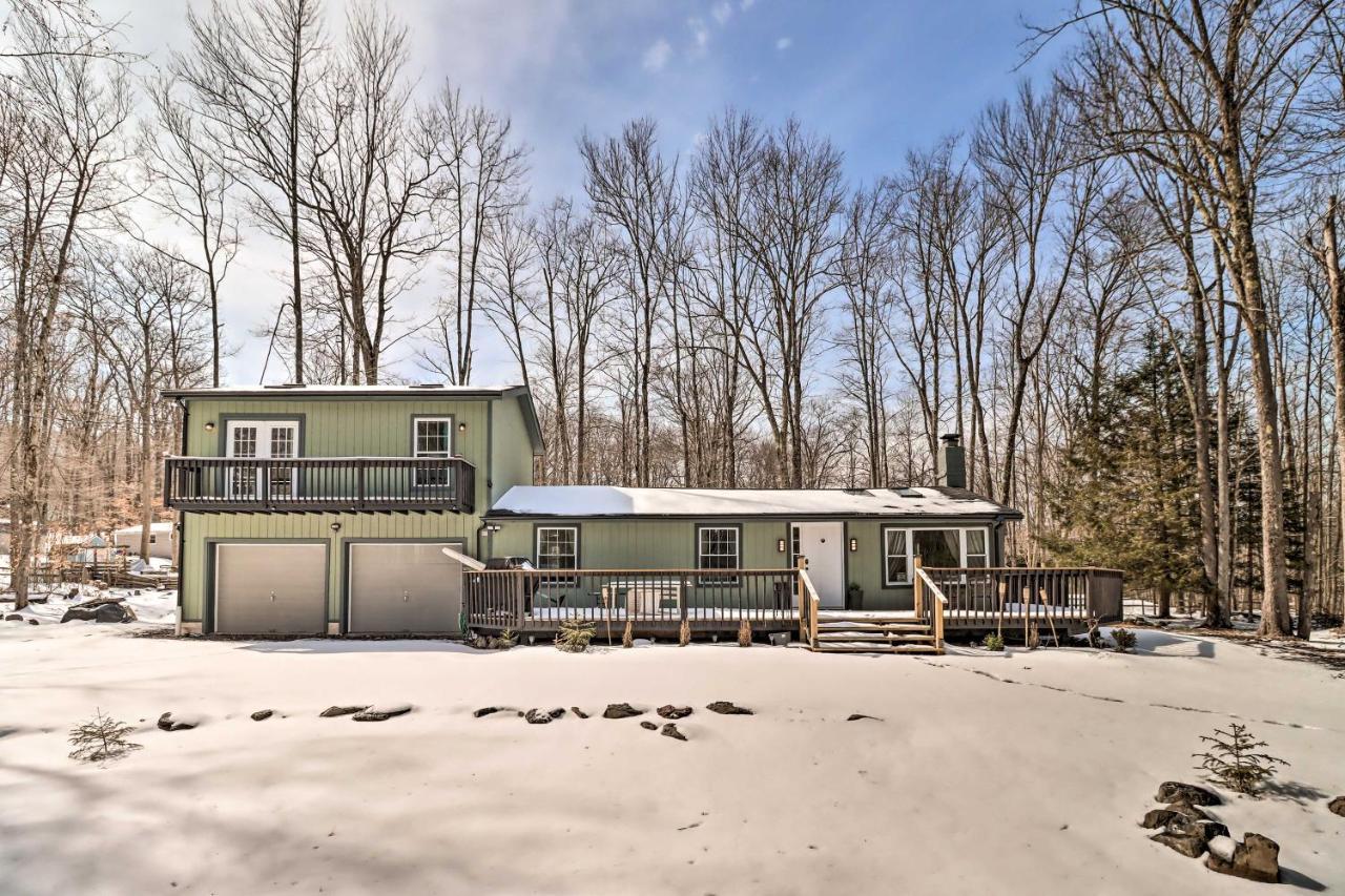 Modern Pocono Mountain Home With Hot Tub And Fireplace Pocono Lake Exterior photo