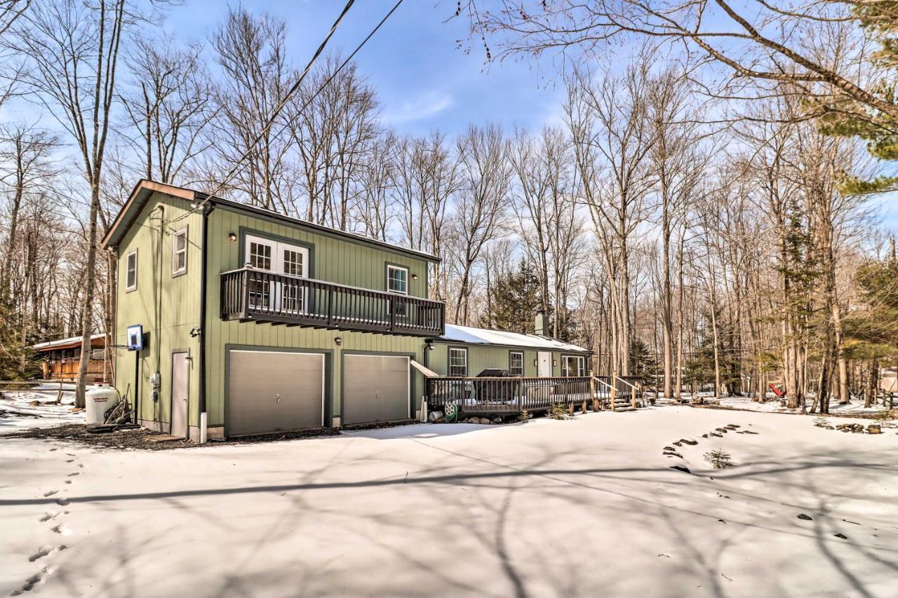 Modern Pocono Mountain Home With Hot Tub And Fireplace Pocono Lake Exterior photo