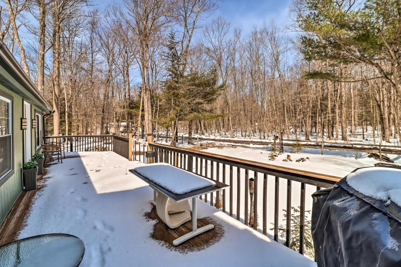 Modern Pocono Mountain Home With Hot Tub And Fireplace Pocono Lake Exterior photo